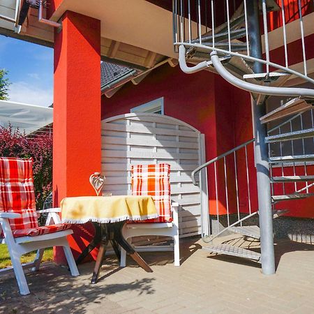 Apartment Rotes Haus Kröslin Exteriér fotografie