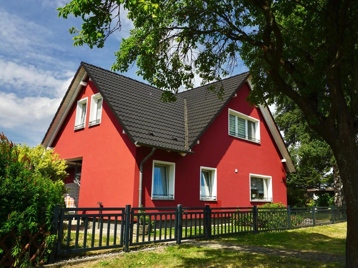 Apartment Rotes Haus Kröslin Exteriér fotografie